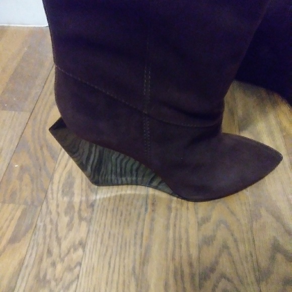 Calvin Klein Designer eggplant boots - Picture 2 of 14